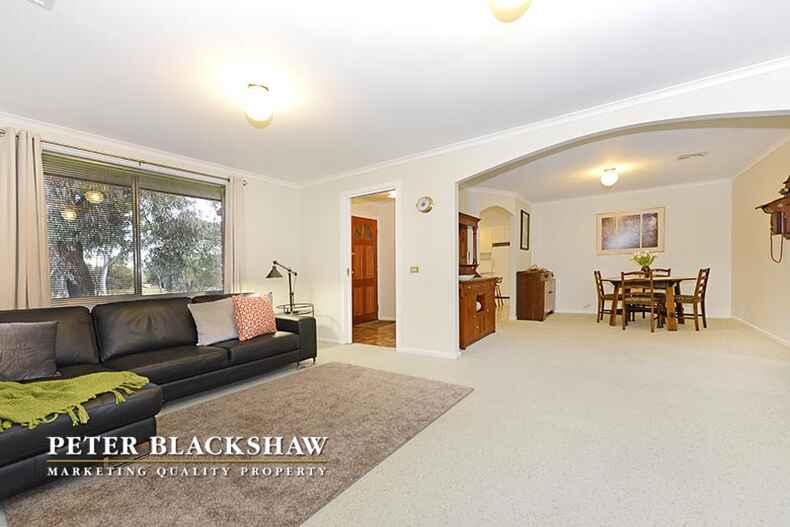 17 Oldfield Circuit Kambah