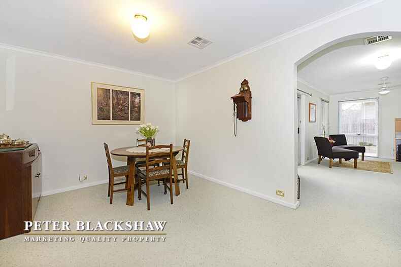 17 Oldfield Circuit Kambah