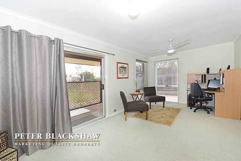 17 Oldfield Circuit Kambah
