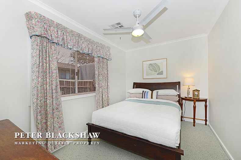 17 Oldfield Circuit Kambah