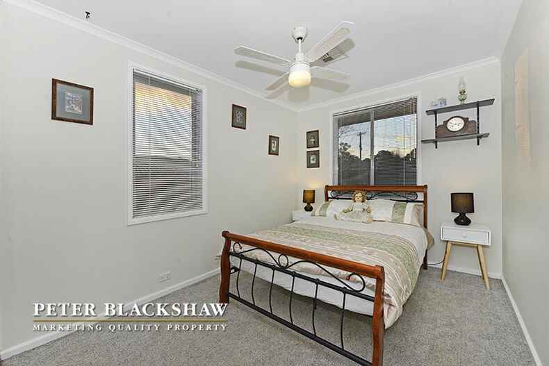 17 Oldfield Circuit Kambah