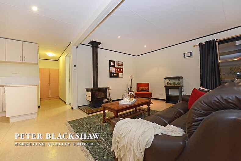 17 Oldfield Circuit Kambah