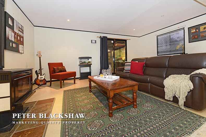 17 Oldfield Circuit Kambah