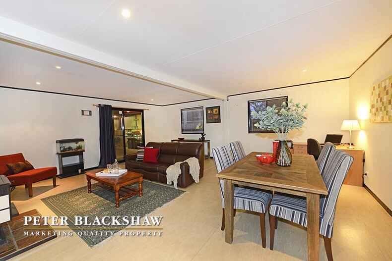 17 Oldfield Circuit Kambah