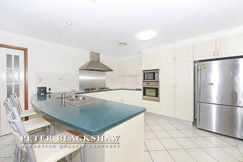 8 Farrelly Close Oxley