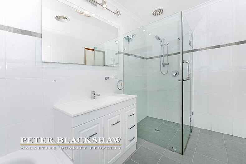 8 Farrelly Close Oxley