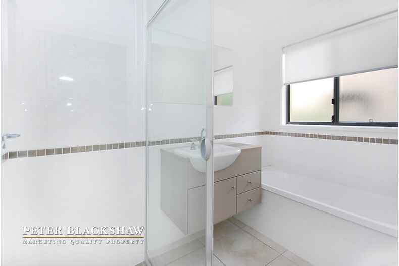 Lot 28/2/54 Hyndes Crescent Holder Lot 28/2/54 Hyndes Crescent Holder