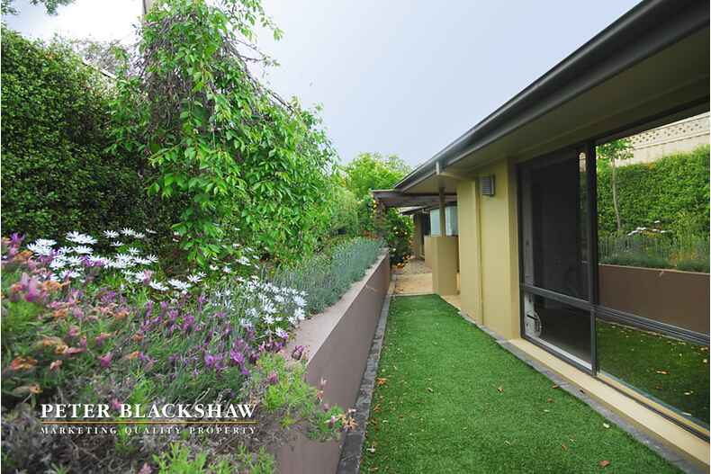 Lot 28/2/54 Hyndes Crescent Holder Lot 28/2/54 Hyndes Crescent Holder