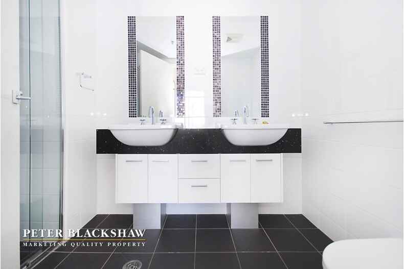 90/3 London Circuit City 90/3 London Circuit City