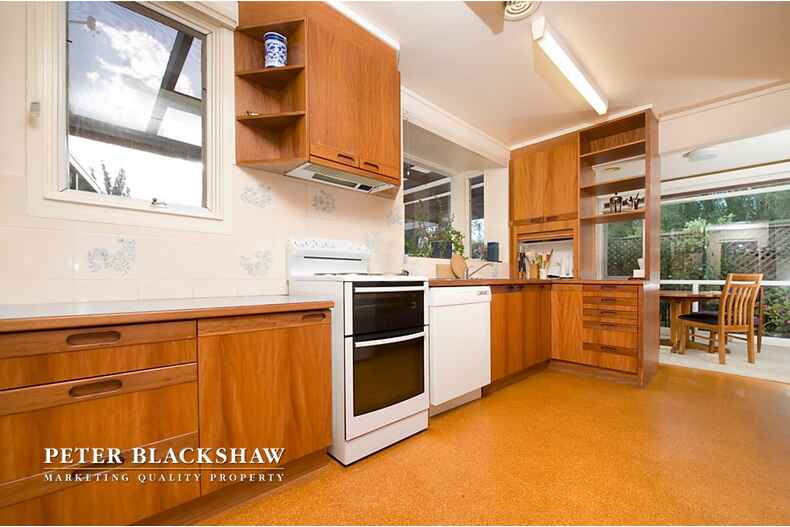 36 Jansz Crescent Griffith