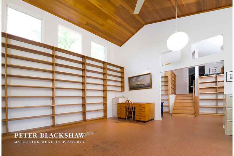 36 Jansz Crescent Griffith