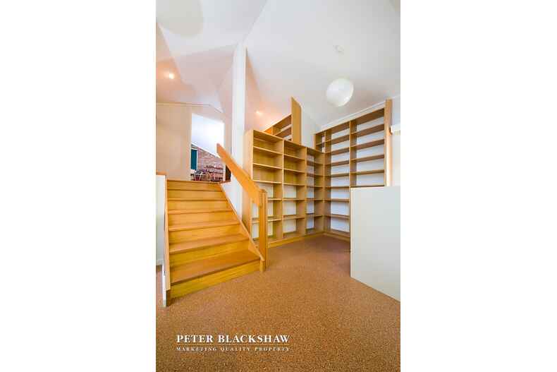 36 Jansz Crescent Griffith