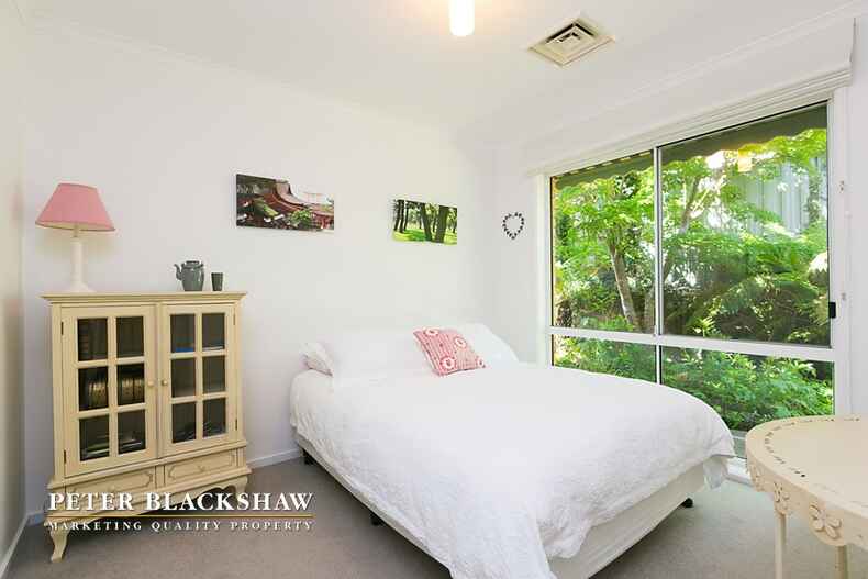 1 Coburn Place Isaacs 1 Coburn Place Isaacs