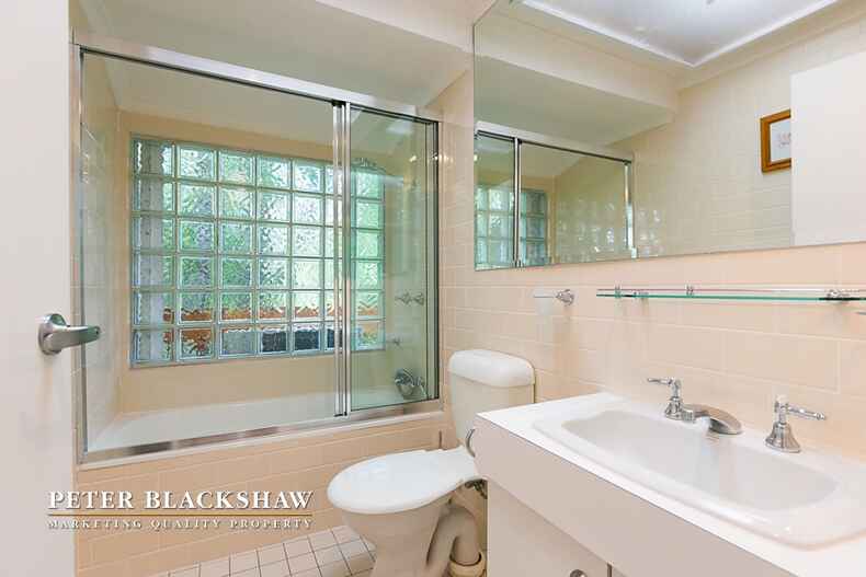 7 English Court Swinger Hill 7 English Court Swinger Hill