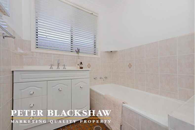 24 Severne Crescent Kambah 24 Severne Crescent Kambah