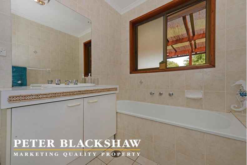 69 Scantlebury Crescent Theodore 69 Scantlebury Crescent Theodore