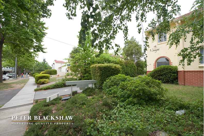 Manuka House 3/16 Bougainville Street Manuka Manuka House 3/16 Bougainville Street Manuka