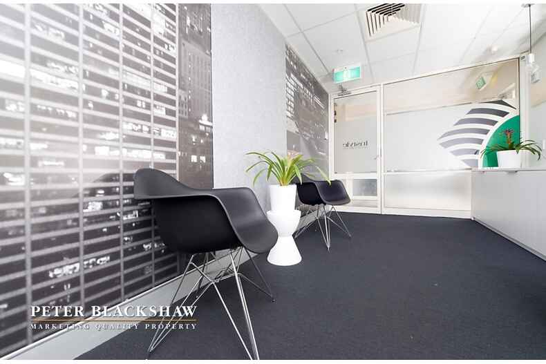 Manuka House 3/16 Bougainville Street Manuka Manuka House 3/16 Bougainville Street Manuka