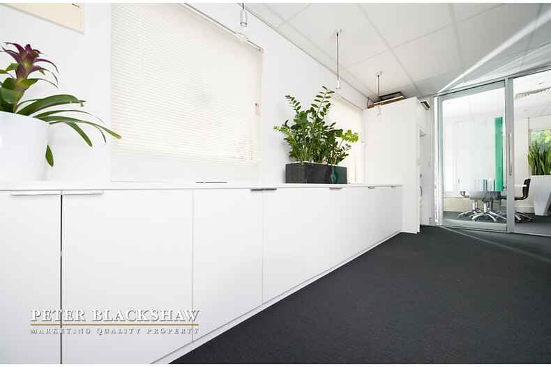 Manuka House 3/16 Bougainville Street Manuka Manuka House 3/16 Bougainville Street Manuka