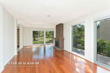 15 Walker Crescent Griffith