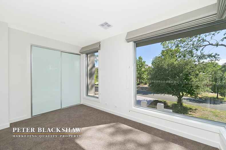 15 Walker Crescent Griffith 15 Walker Crescent Griffith