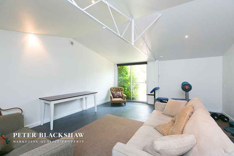 10  Percival Street Holder 10  Percival Street Holder