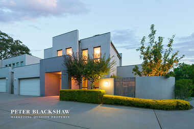 10/15 Ironbark Circuit Jerrabomberra