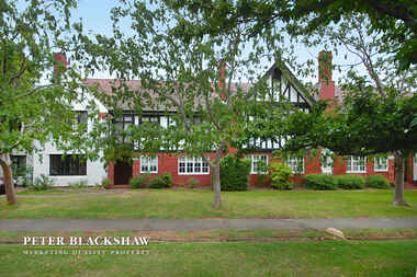 Barton Court 2/11 Bourke Street Barton