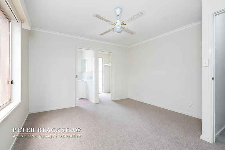 38 Magenta Square Amaroo 38 Magenta Square Amaroo