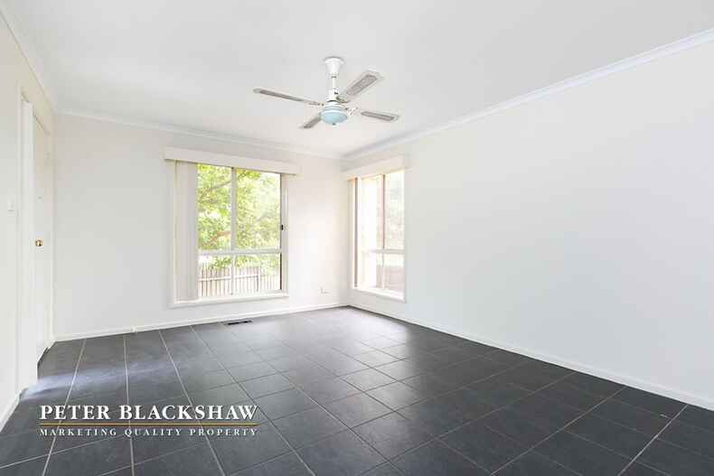 38 Magenta Square Amaroo 38 Magenta Square Amaroo