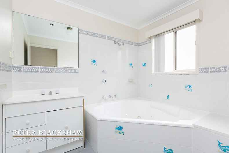 38 Magenta Square Amaroo 38 Magenta Square Amaroo