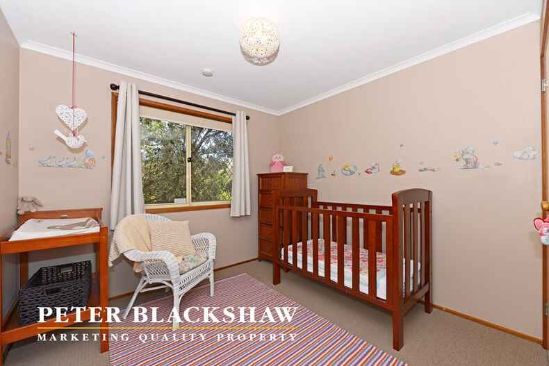 10 Chipperfield Circuit Gordon