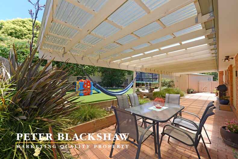 10 Chipperfield Circuit Gordon