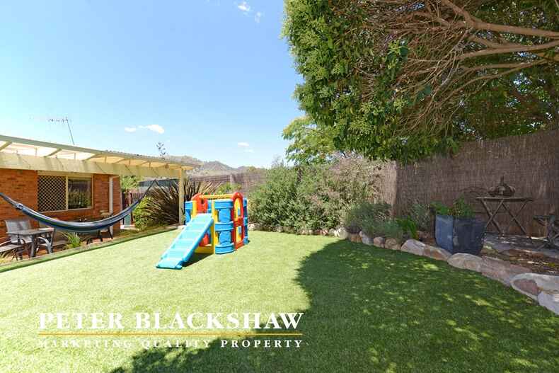 10 Chipperfield Circuit Gordon