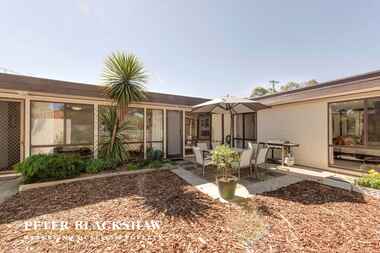 10 Cumbrae Place Kambah