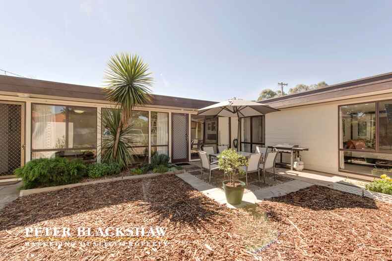 10 Cumbrae Place Kambah