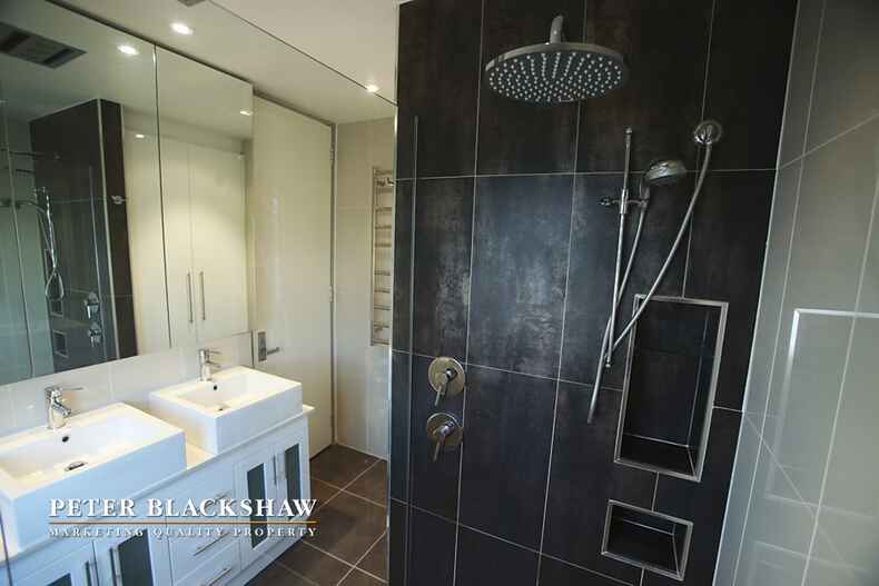 4/6 Hall Street Lyneham 4/6 Hall Street Lyneham