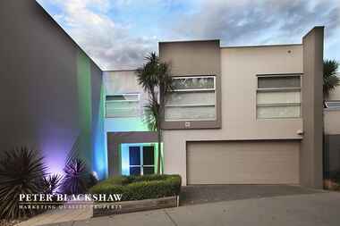 4/6 Hall Street Lyneham