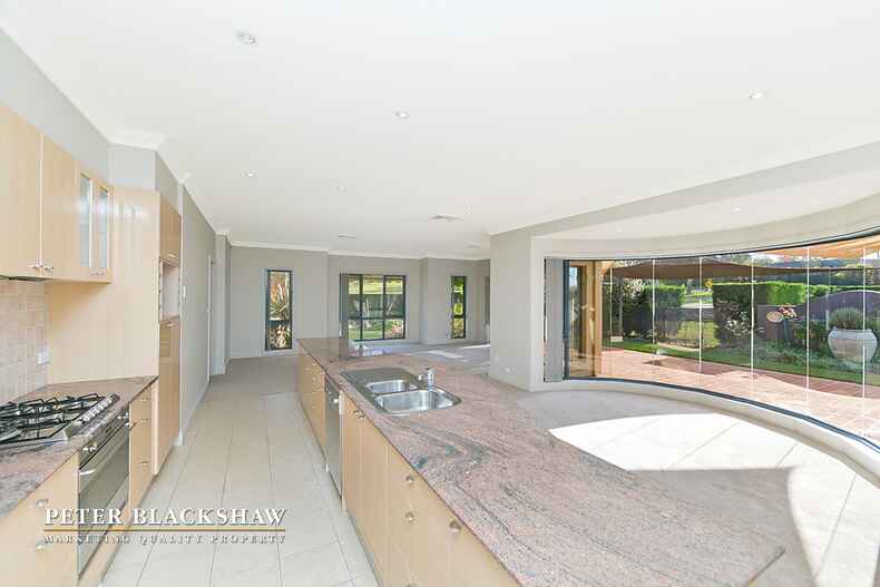 10/317 Goyder Street Narrabundah