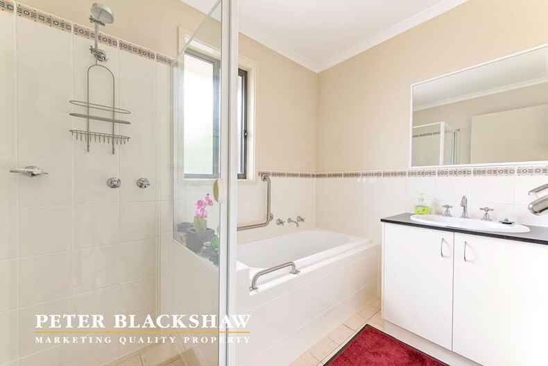 5/30 Betty Maloney Crescent Banks