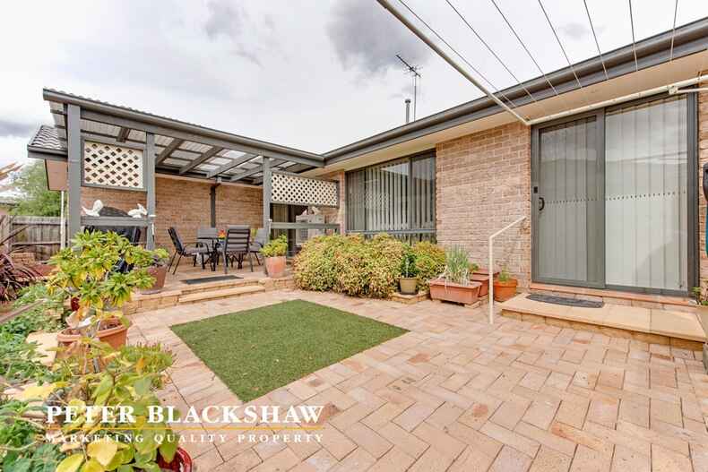 5/30 Betty Maloney Crescent Banks