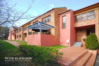 Sutherland 6/72 Canberra Avenue Griffith