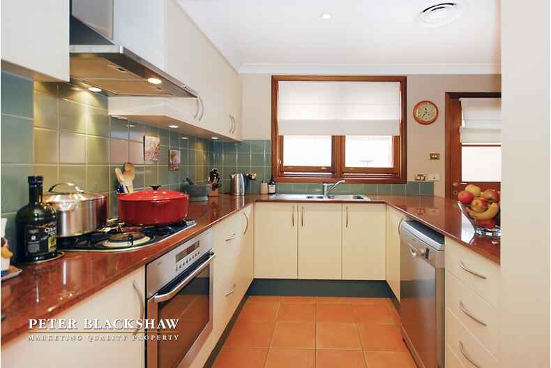 Sutherland 6/72 Canberra Avenue Griffith Sutherland 6/72 Canberra Avenue Griffith