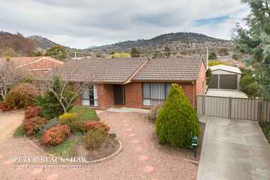 13 Christmas Street Theodore