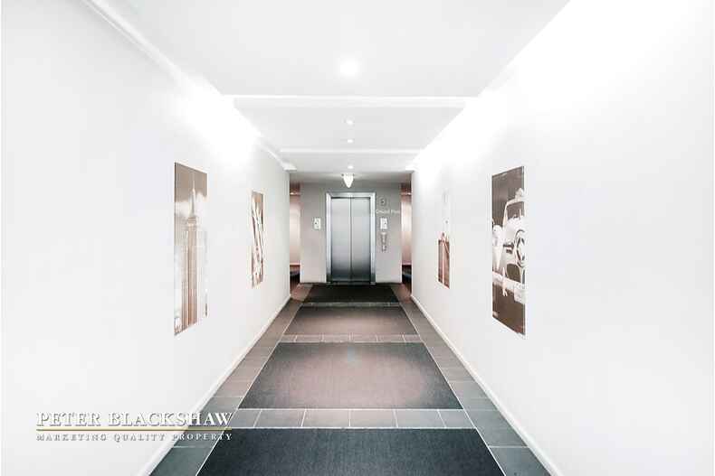 Manhattan 23/54 Moore Street Turner Manhattan 23/54 Moore Street Turner