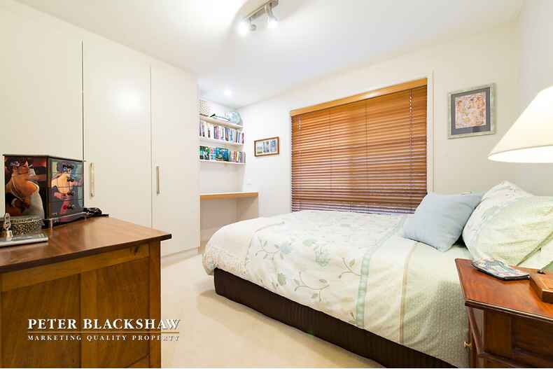 8 Eltham Place Theodore 8 Eltham Place Theodore