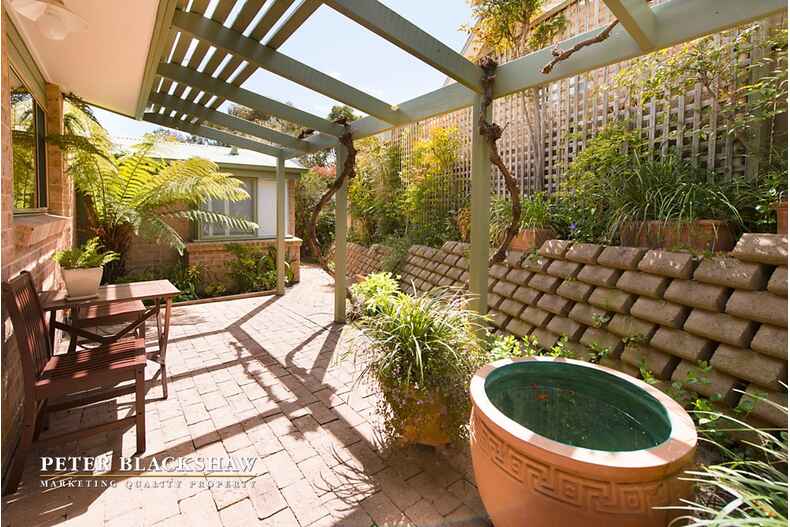 8 Eltham Place Theodore 8 Eltham Place Theodore