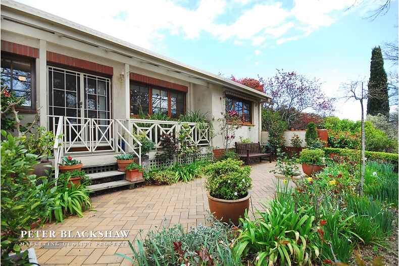 1/62 Schlich Street Yarralumla 1/62 Schlich Street Yarralumla