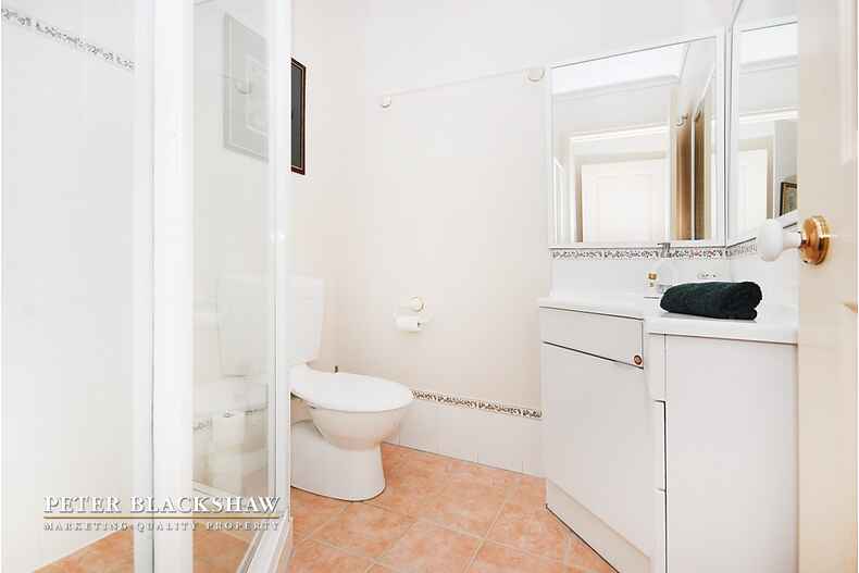 1/62 Schlich Street Yarralumla 1/62 Schlich Street Yarralumla