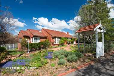 15 Bass Gardens Griffith